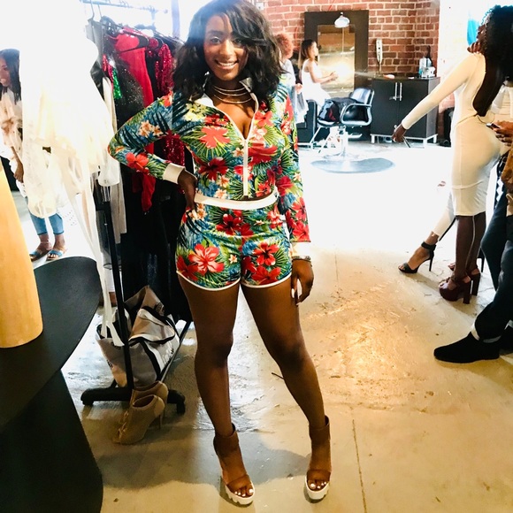 Two Piece Short Set - Picture 7 of 9